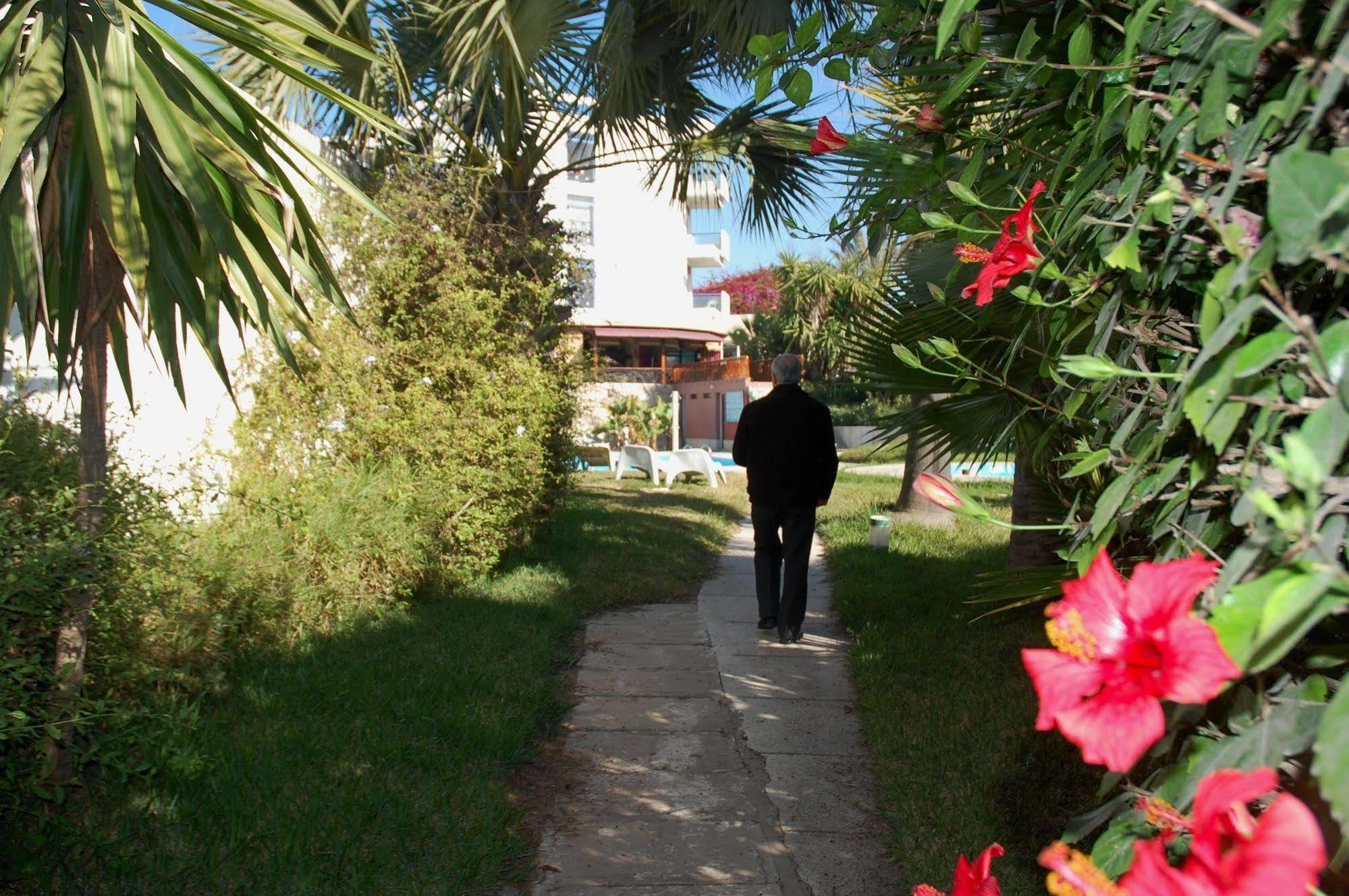 Royal Hotel Agadir Bagian luar foto
